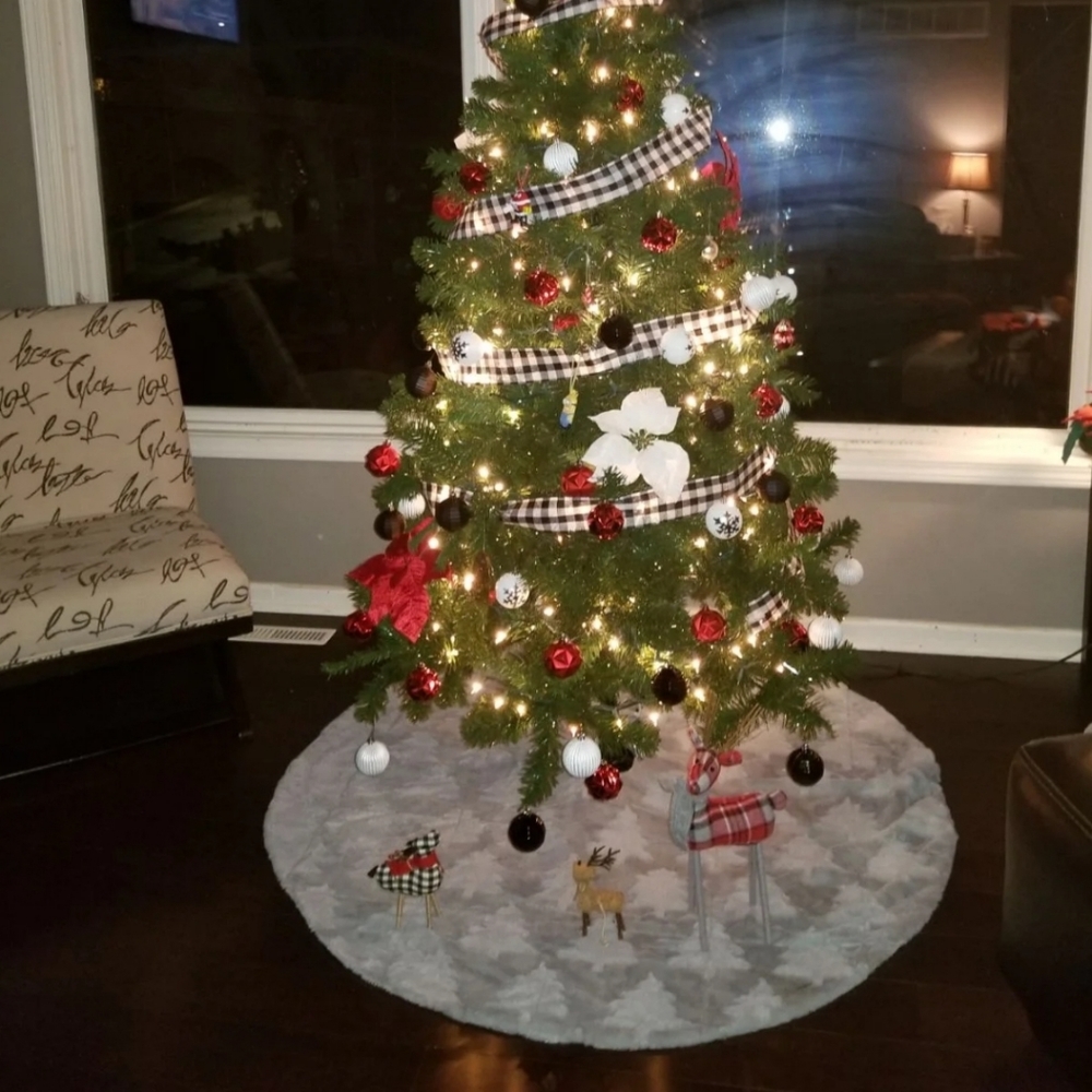 Tree skirt